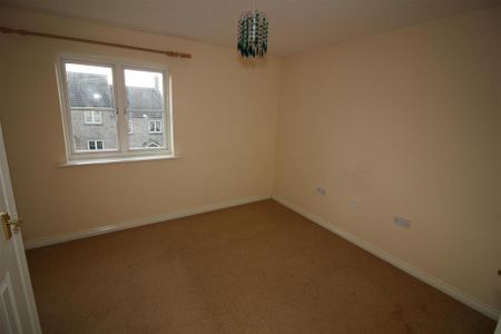 2 bedroom end of terrace house to rent - Photo 4