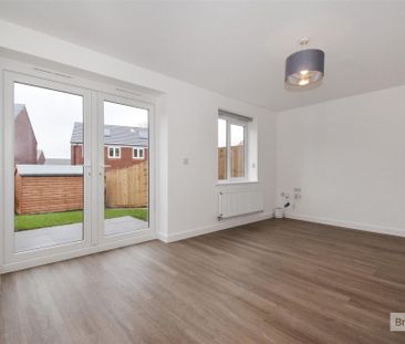 4 bed House - Semi-Detached To Let - Photo 1