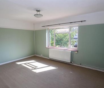 2 bedroom maisonette to rent - Photo 3