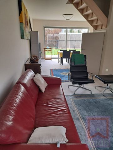 BEMEUBELDE woning met 3 slaapkamers, tuin en carport. - Photo 3