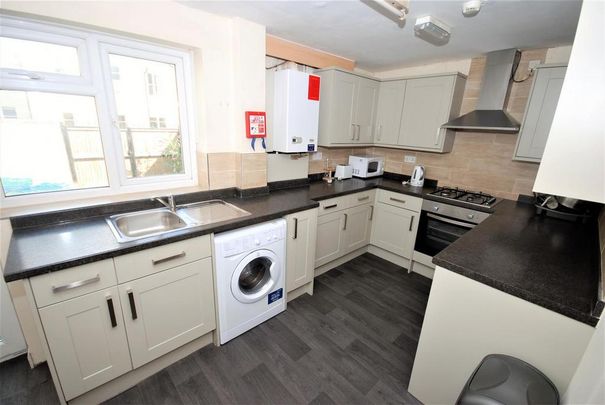 5 bedroom house to rent - Photo 1