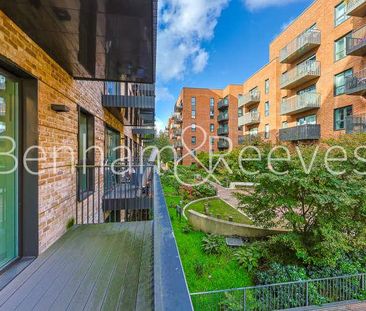 Accolade Avenue, Southall, UB1 - Photo 2