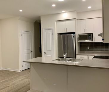 For Lease - 4 Foothills Lane, Hamilton, Ontario - Photo 2