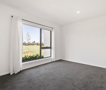 Modern, Spacious Townhouse Opposite Parkland – Prime Melton South L... - Photo 5