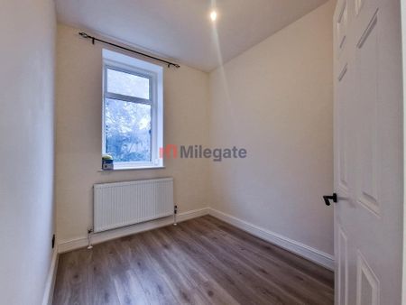 3 bedroom flat to rent - Photo 2