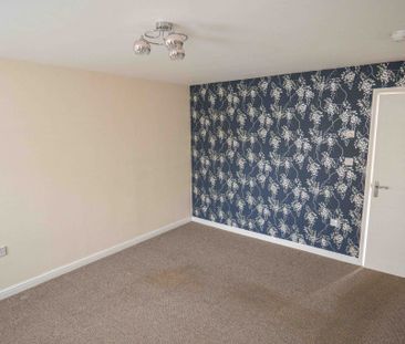 Three Bedroom House for Rent in Bracebridge Heath - Photo 2