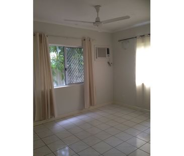 Ground Floor Unit in Convenient Location - Photo 2