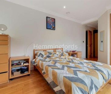 Maple Leaf Court, Broomfield Lane, Palmers Green, N13 - Photo 6