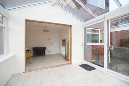 4 bedroom detached house to rent - Photo 5