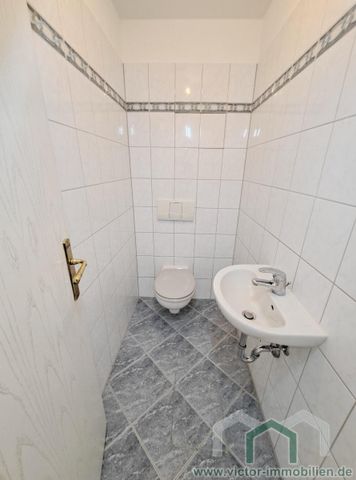 ** Großzügig geschnittene 2-Zimmer-Whg. mit Fußbodenheizung und Parkett ** - Photo 4