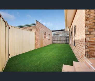1/92 Mitchell Crescent, Meadow Heights, Vic 3048 - Photo 5