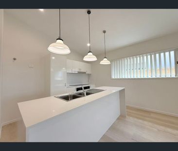 Welcome to your new home at 33 Sweetfern Drive, Logan Reserve QLD 4... - Photo 5