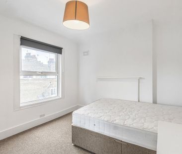 2 bedroom property to rent - Photo 3