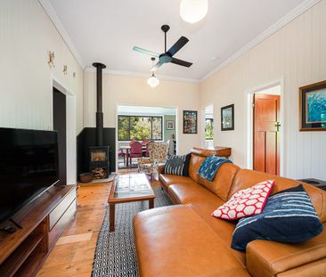 STYLISH HOME JUST MINUTES TO MALENY - Photo 1