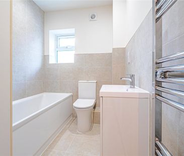 4 bed Semi Detached House for rent - Photo 3