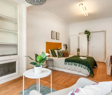 Room in a shared 6-bedroom apartment for rent in Sant Gervasi Galvany - Photo 4