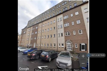 3 bedroom flat to rent - Photo 3