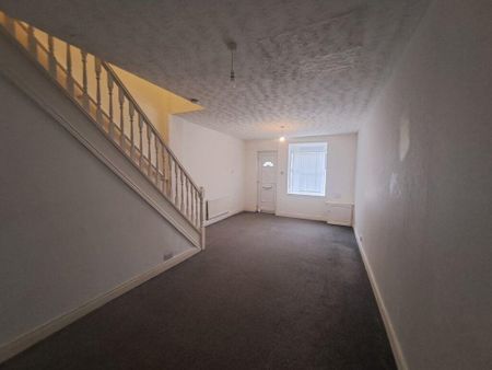 2 bedroom terraced house to rent - Photo 4