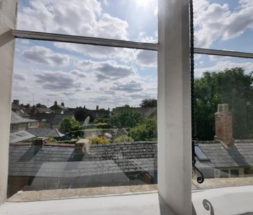 3 bedroom end of terrace house to rent - Photo 2