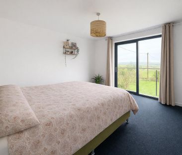 4 bedroom detached house to rent - Photo 2