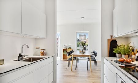 Møntmesterhus – Lækker 3-værelses lejlighed med egen terrasse i et unikt gårdmiljø - Photo 2