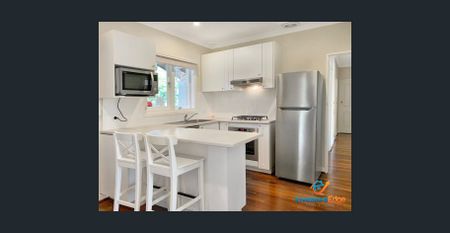 Charming and Peaceful 3-Bedroom Home in the heart of Duncraig! - Photo 2