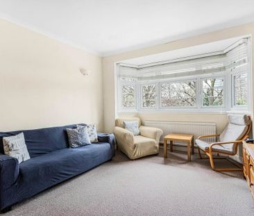 2 Bed Flat, Harvard Road, W4 - Photo 2