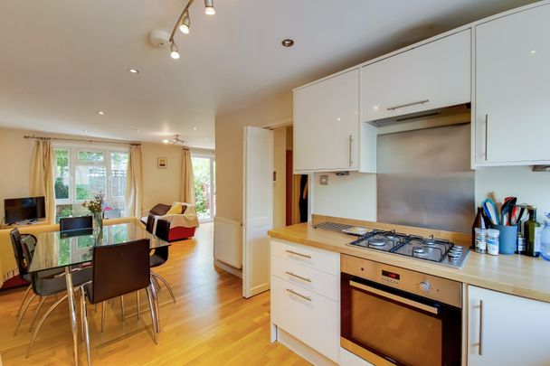 Bedford Hill - Photo 1