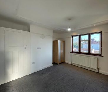 4 bedroom semi-detached house to rent - Photo 6