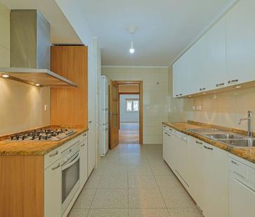 Moderno Apartamento T3 para Arrendar no Estoril Sem Móveis - Foto 4