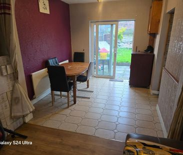 Room in a Shared House, Hadley Avenue, M13 - Photo 1