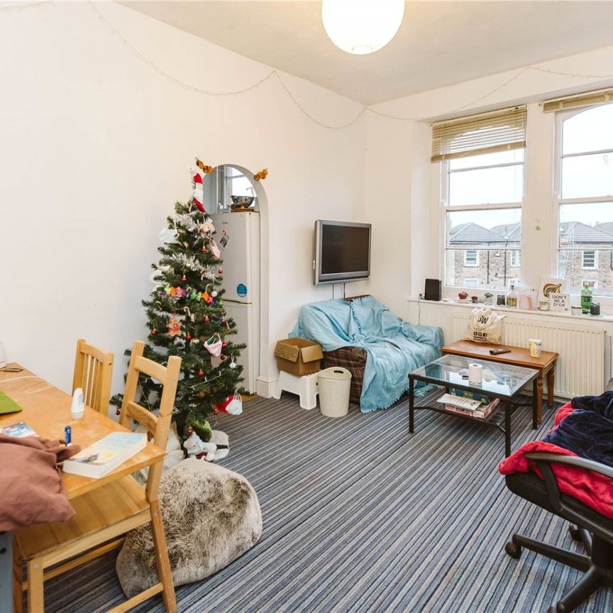 Clifton Park Road, - Photo 1