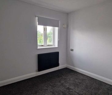 High Street, Northamptonshire, Collingtree, NN4 - Photo 3