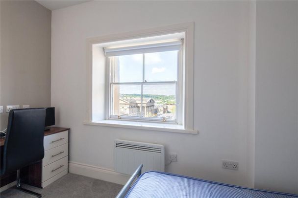 4 bedroom apartment to rent - Photo 1