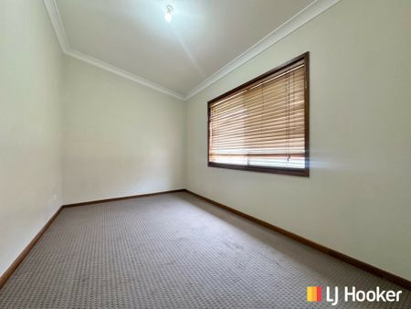 Two Bedroom Home In Prime Location!! - Photo 3