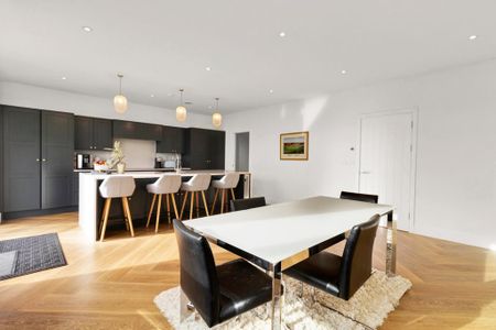 5 bedroom detached house to rent - Photo 4