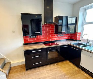 Back Longfield Road, Todmorden OL14 6NN - Photo 5