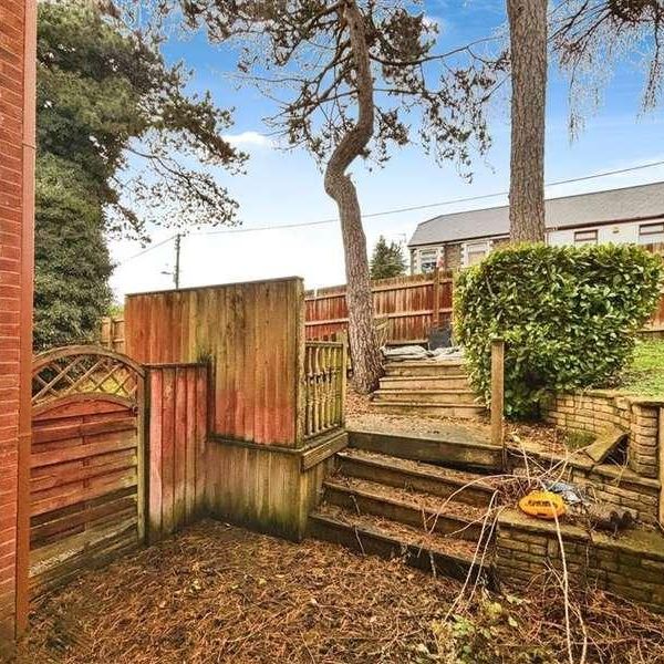 Kingswood Close, Hengoed, CF82 - Photo 1