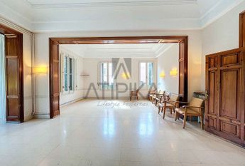 Casa señorial junto a la Clínica Teknon, Barcelona