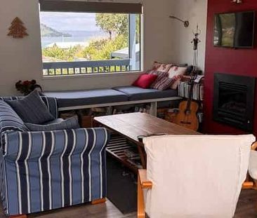 Fully Furnished Executive Home, 9 month lease - Photo 2