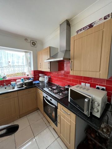 3 Bed End Terrace, Stanley Road, NG7 - Photo 4