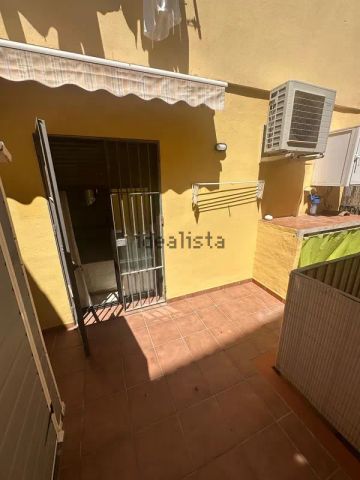 Alquiler de piso en Plaza del Hospital Civil - Photo 2