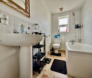 Alhambra Road, Southsea - Photo 2