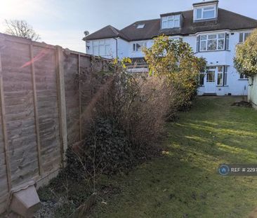 4 bedroom semi-detached house to rent - Photo 5