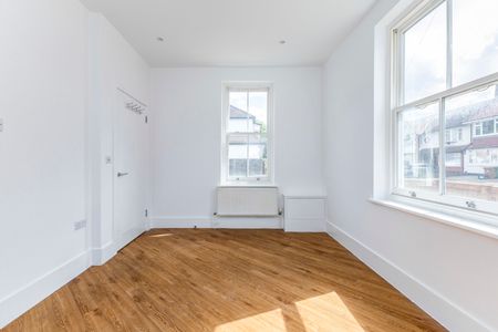 2 bedroom house to rent Deans Road, Sutton, SM1 - Photo 2