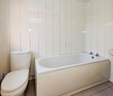 3 bedroom terraced house to rent - Photo 6