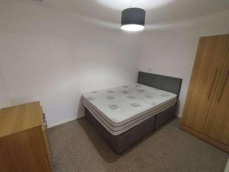 Friars Wharf Apartments, Gateshead, Newcastle Upon Tyne, NE10 - Photo 2