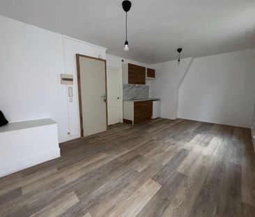 "LE CHÂTEAUNEUF" - Location Appartement tours : 24 m2 - Photo 2