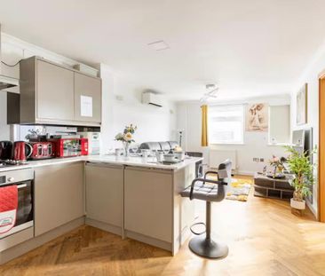 2 Bed Semi-Detached House, Highfield Avenue, NW11 - Photo 3