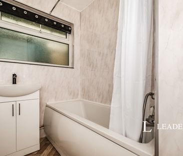 2 bedroom bungalow to rent Greentrees Crescent, Sompting, Lancing, ... - Photo 4